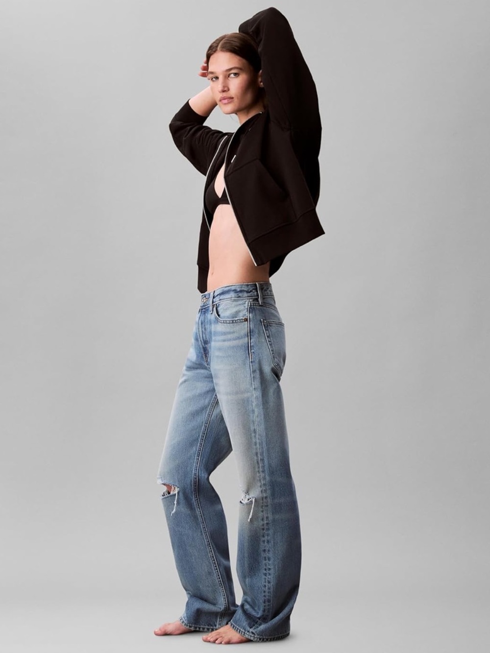 NWT Calvin Klein Signature 90s Straight Leg Jeans, Distressed Light Wash – 34